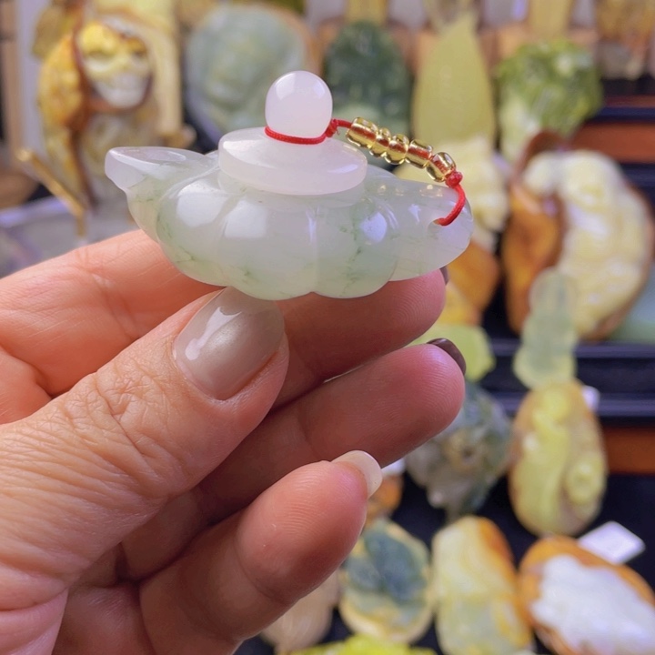 未镶嵌蛇纹石玉颈饰