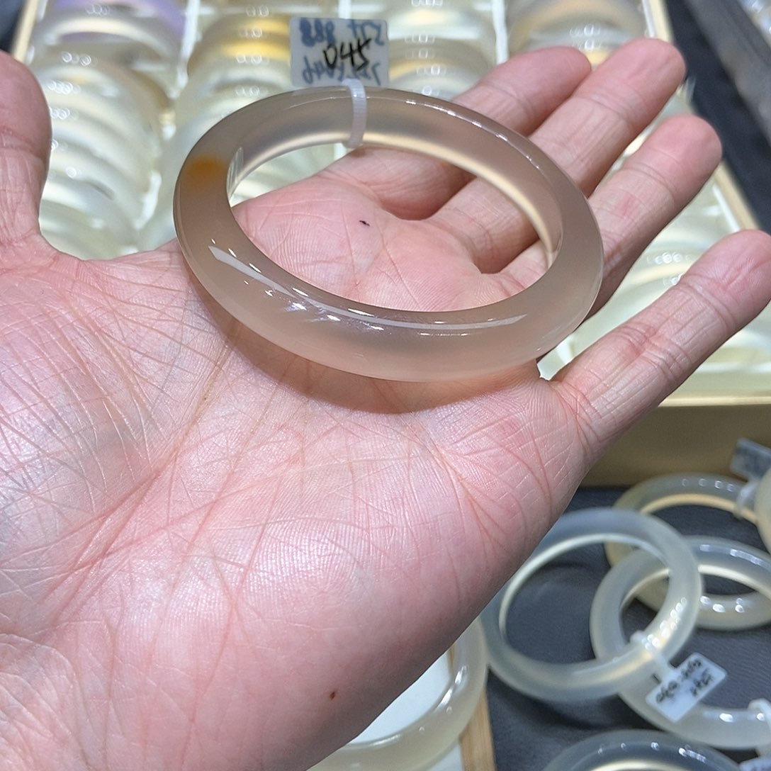 玛瑙/玉髓手镯未镶嵌047