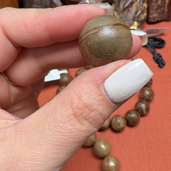 大叶紫檀（黑酸枝木类）