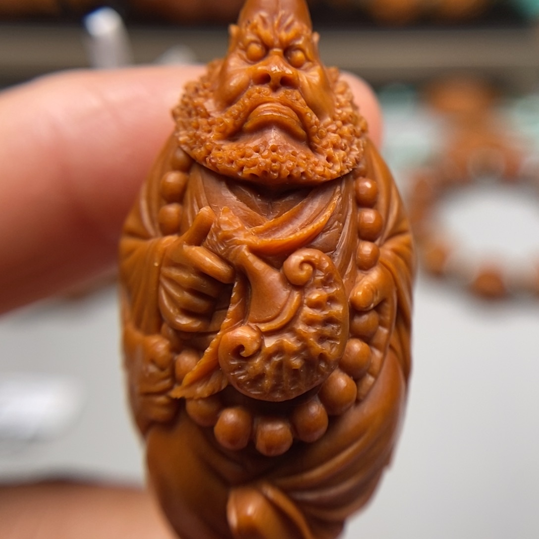 橄榄核吊坠骑兽达摩