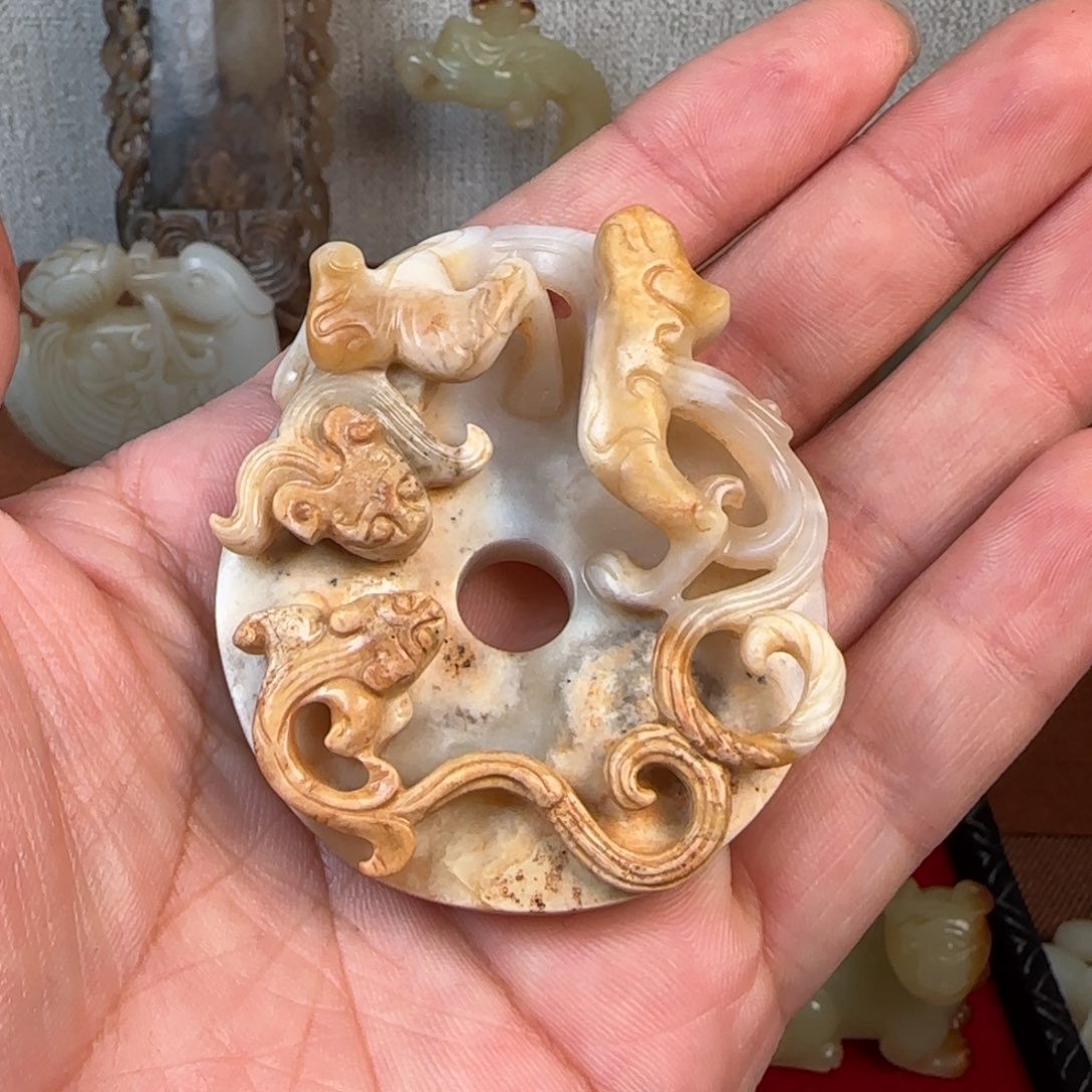 遇***人非常精美的脖挂件