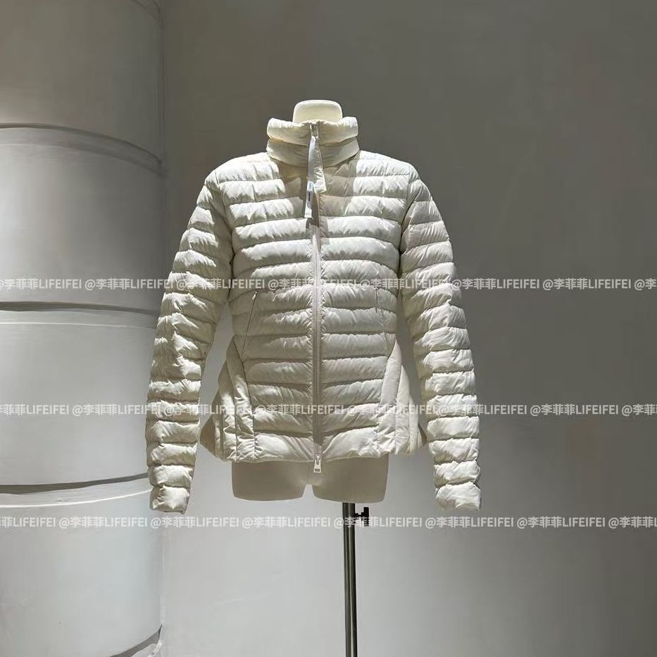 李菲菲-沙漏轻薄排骨羽绒服M9387（只能干洗）文明试穿脏拒