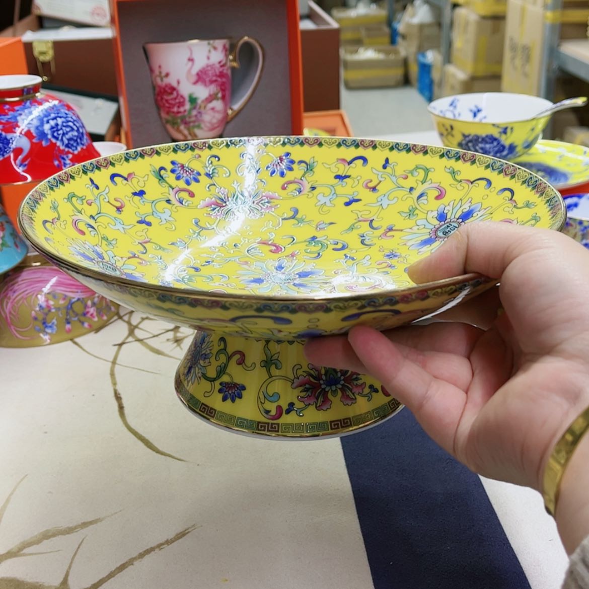 【闪购商品】骨瓷10英寸1黄。。。。。。