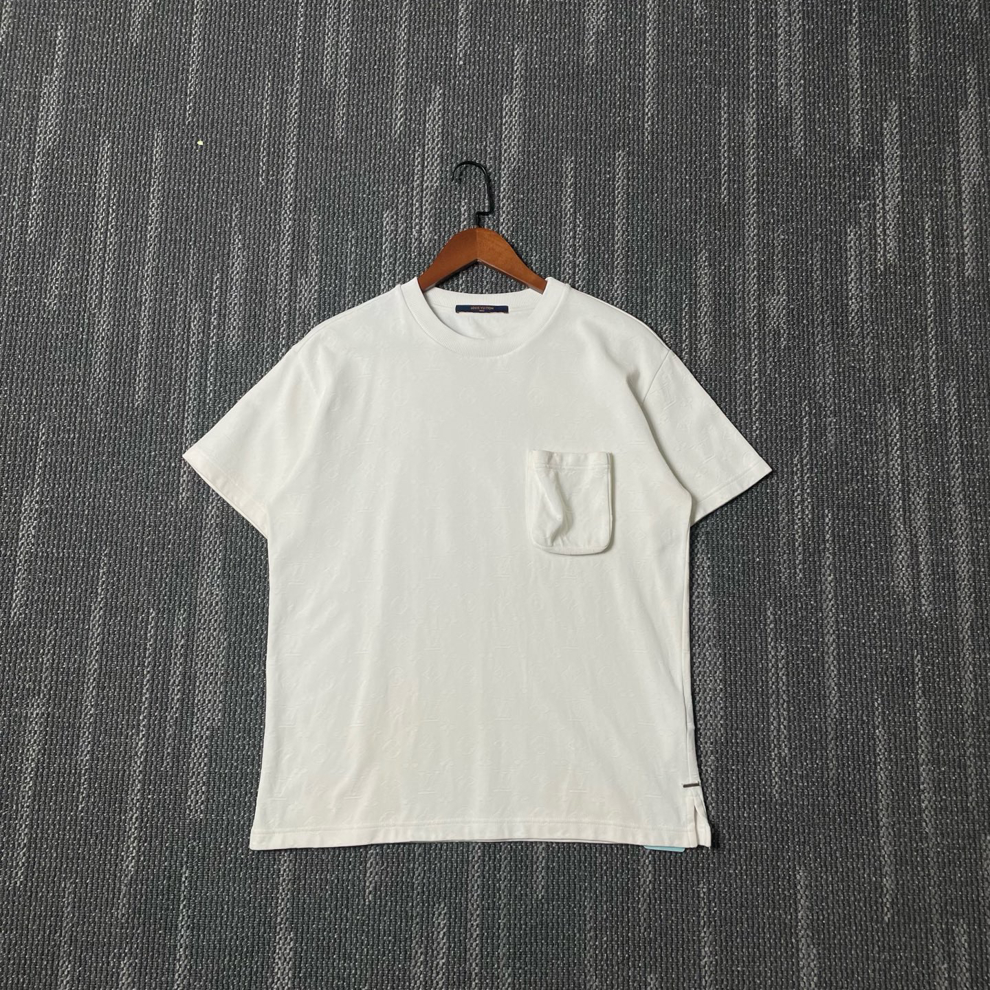 99新 LouisVuitton/路易威登 3D口袋三花满印短袖/尺码L/6636