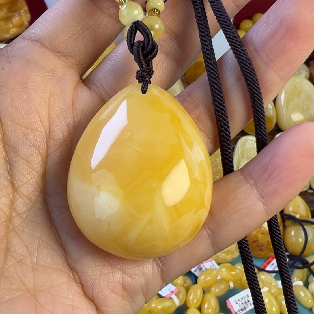 蜜蜡吊坠(赠链)未镶嵌