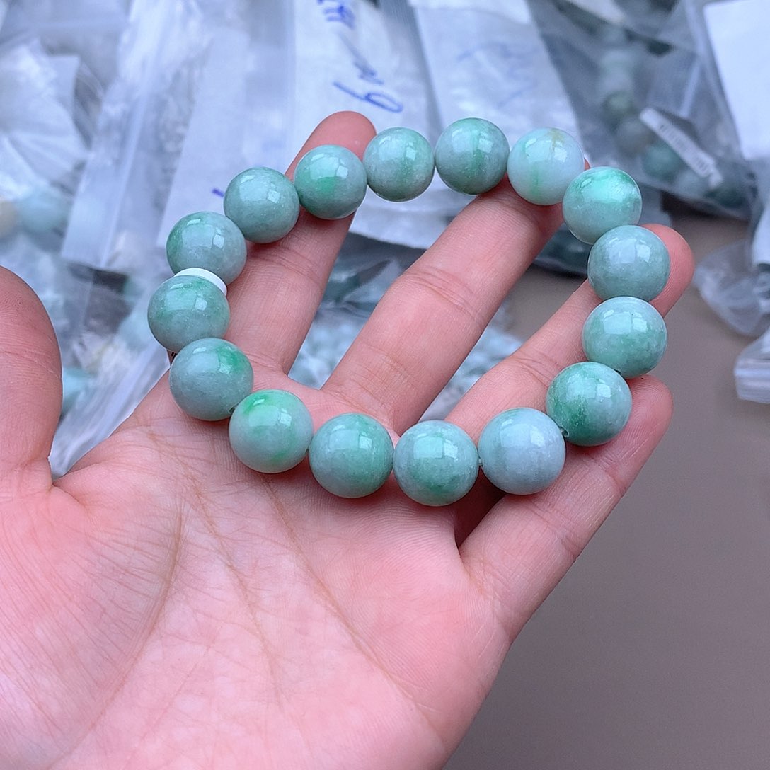 未镶嵌手串定制翡翠