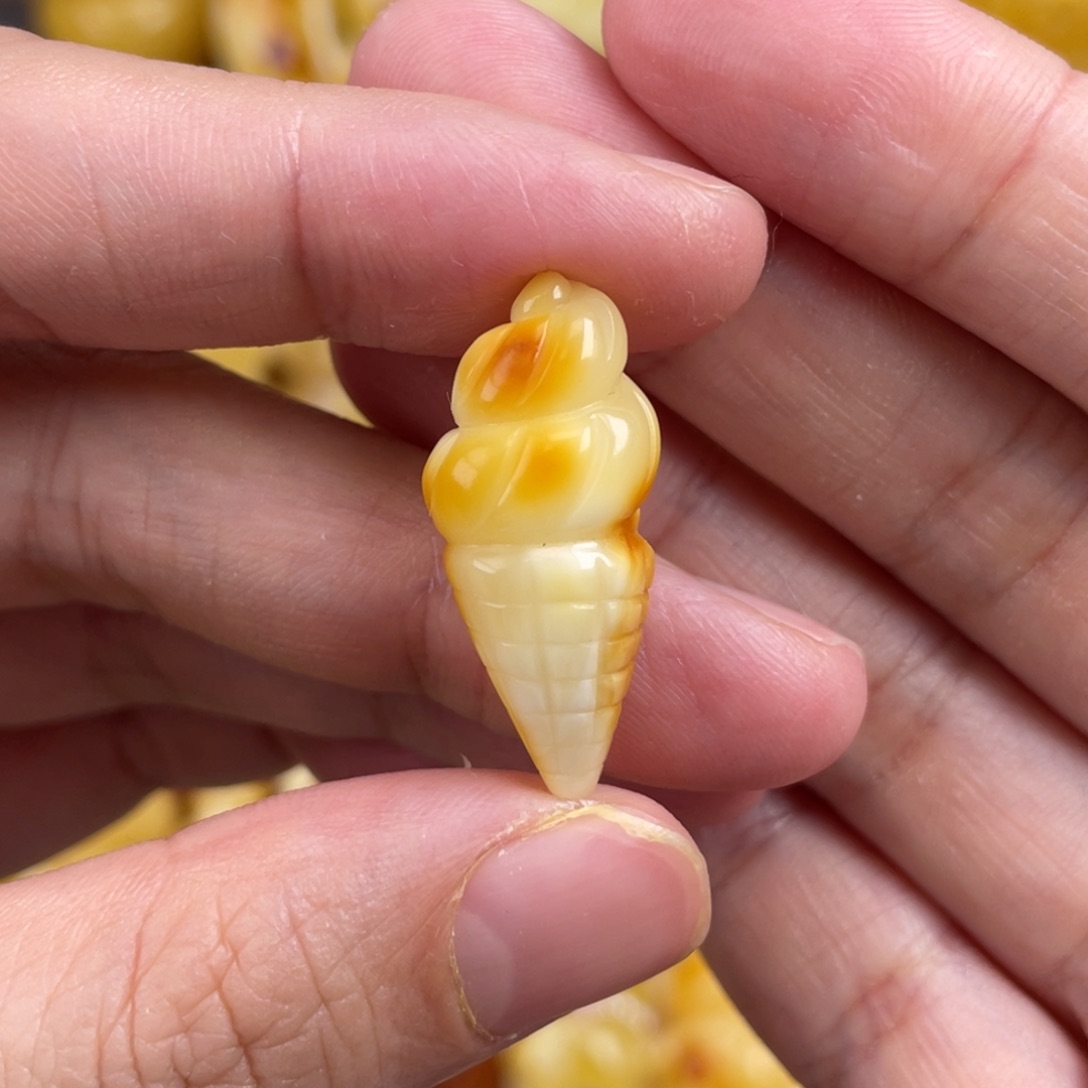 琥珀裸石未镶嵌蜜蜡