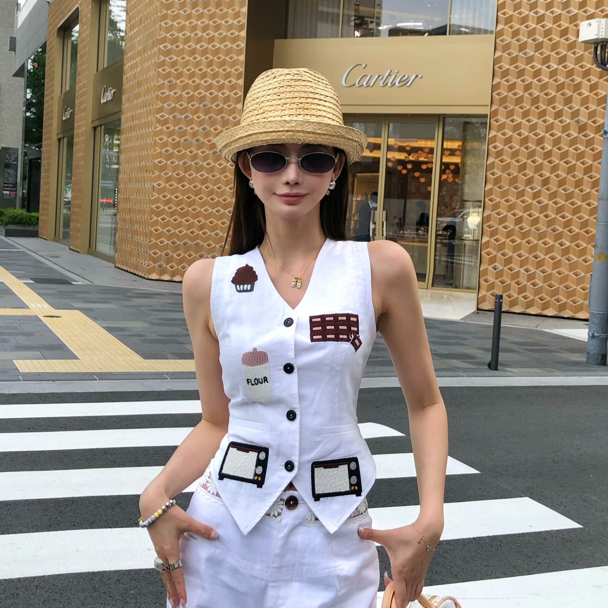 婉君【趣味刺绣亚麻】夏季小众设计感修身显瘦上衣马甲LWJ25B2T1597