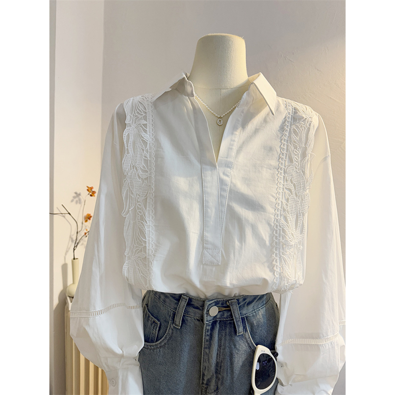 花边拼接法式半开V领白色长袖衬衫女2025春宽松休闲通勤气质上衣