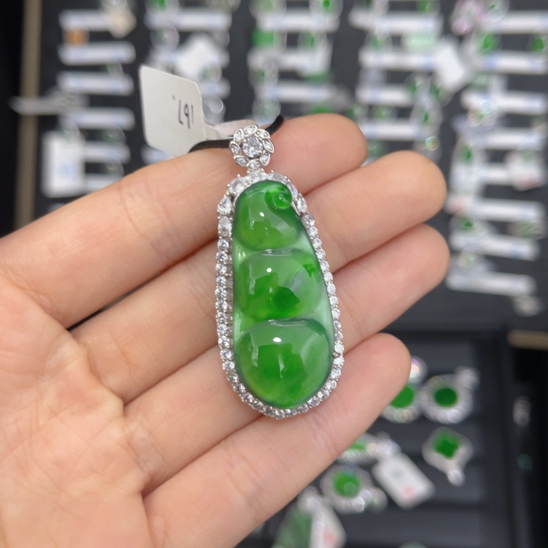 翡翠戒指银S925镶嵌失****虫翡翠吊坠