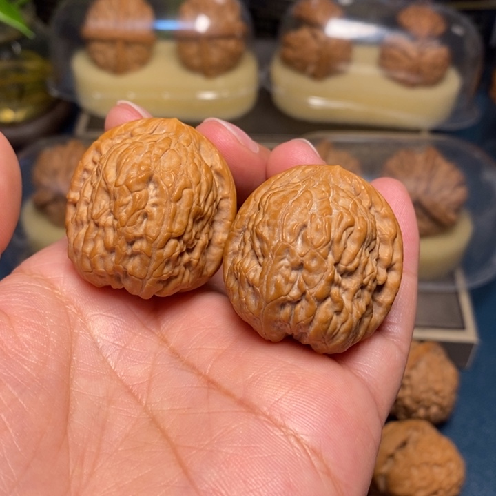 【闪购商品】文玩核桃把件金钱豹