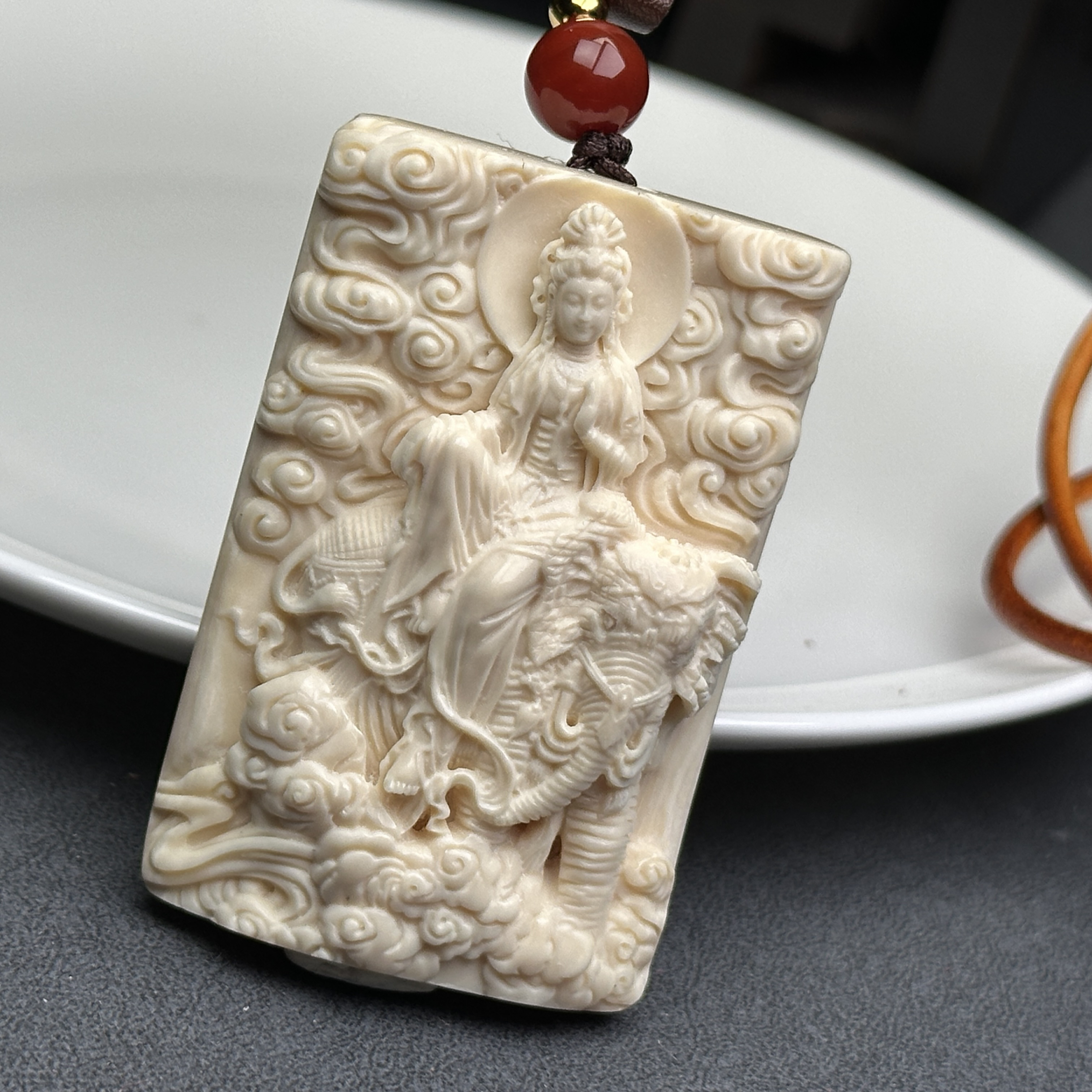 K9393天然猛犸牙雕刻普贤牌35*53*12mm 支持鉴定 假一罚四