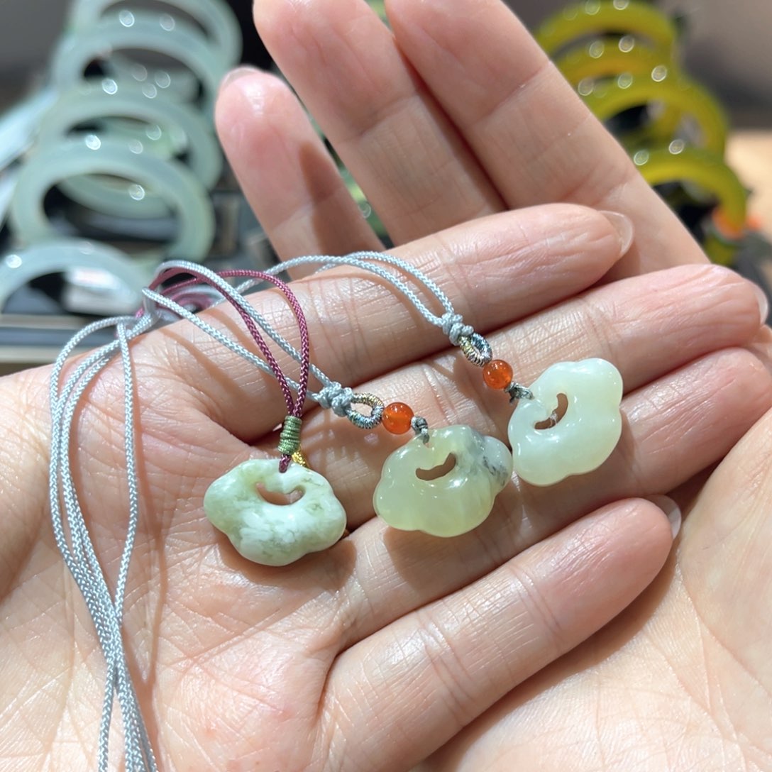 岫玉手镯未镶嵌手镯