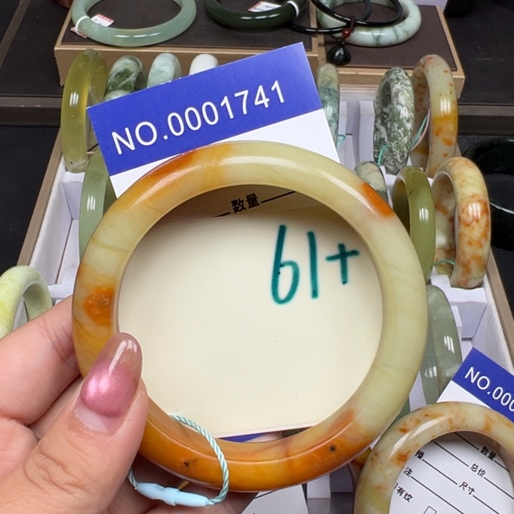 f***r蛇纹石玉未镶嵌手镯