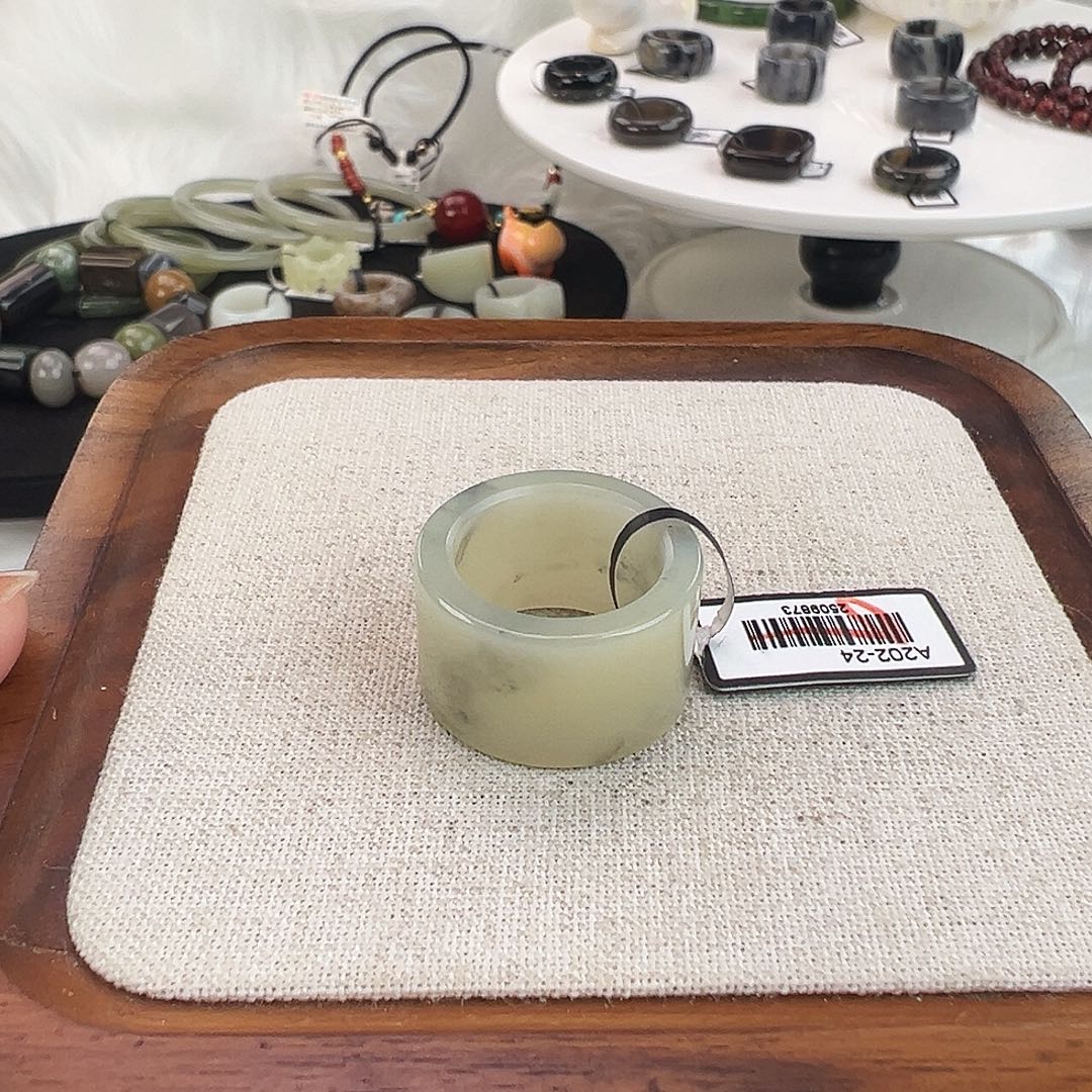 和田玉未镶嵌戒指w9飘墨直切17.4不退换