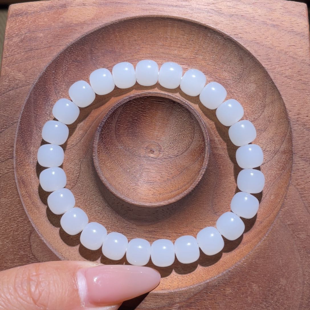 未镶嵌手链和田玉卡8