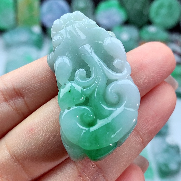 翡翠颈饰未镶嵌翡翠