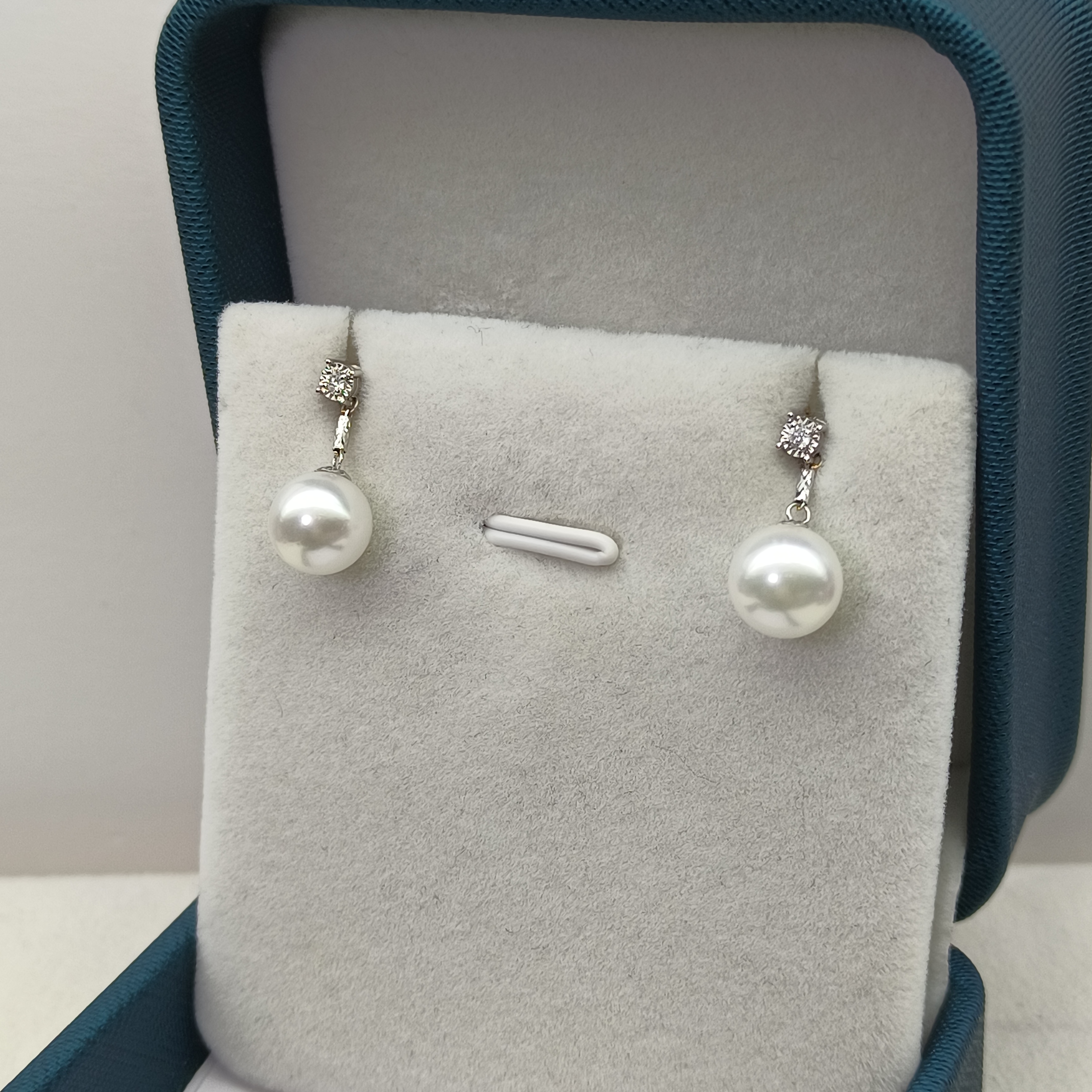 【瑞米珍珠】AKOYA珍珠18k牛头单钻戴妃款车花管耳钉8-mm