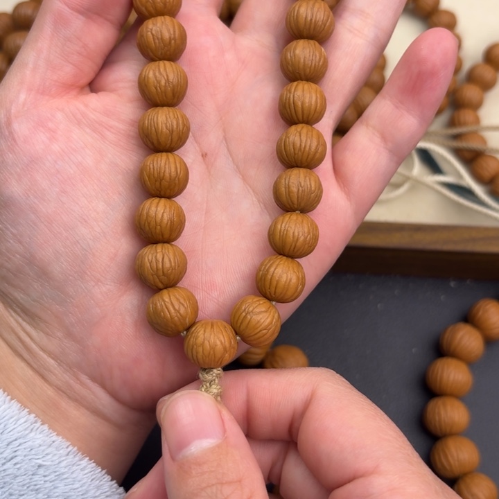 天***华吊坠猴头核桃12手持