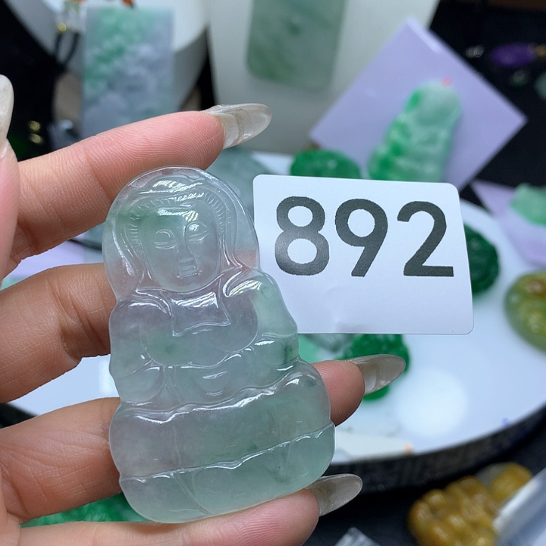 翡翠吊坠(赠链)未镶嵌