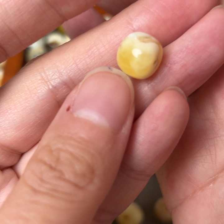 蜜蜡未镶嵌裸石10.2mm一个