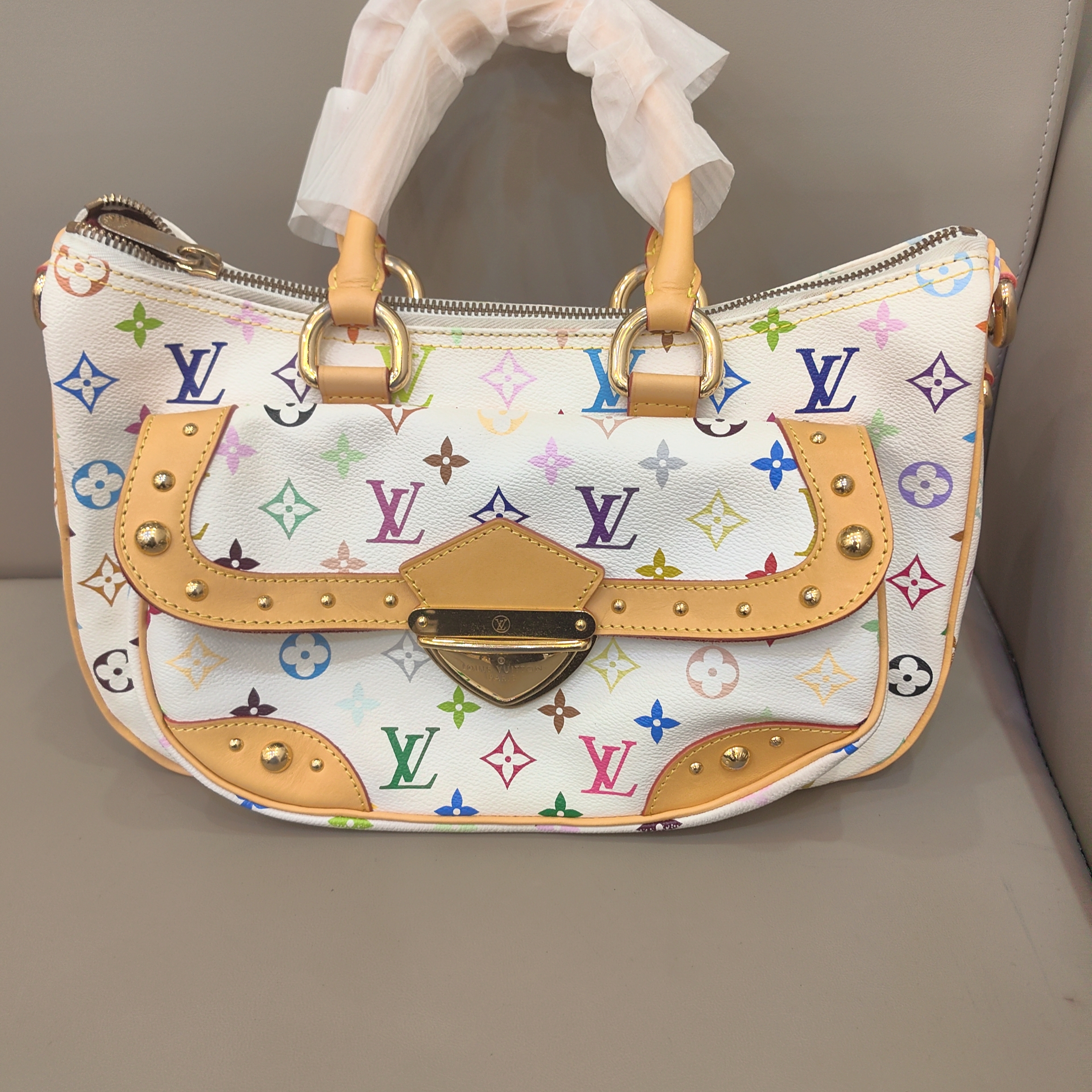 修复品修复品lv白三彩大元宝