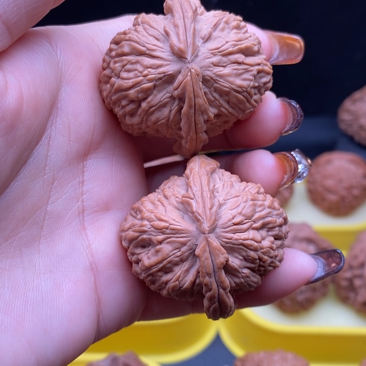 文玩核桃把件球白