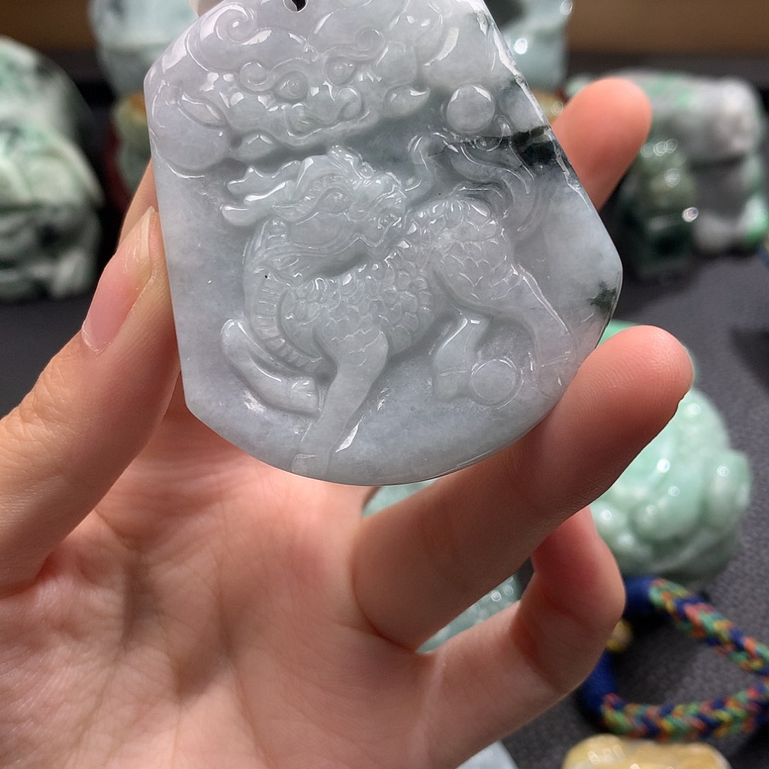 吊坠(不含链)未镶嵌翡翠