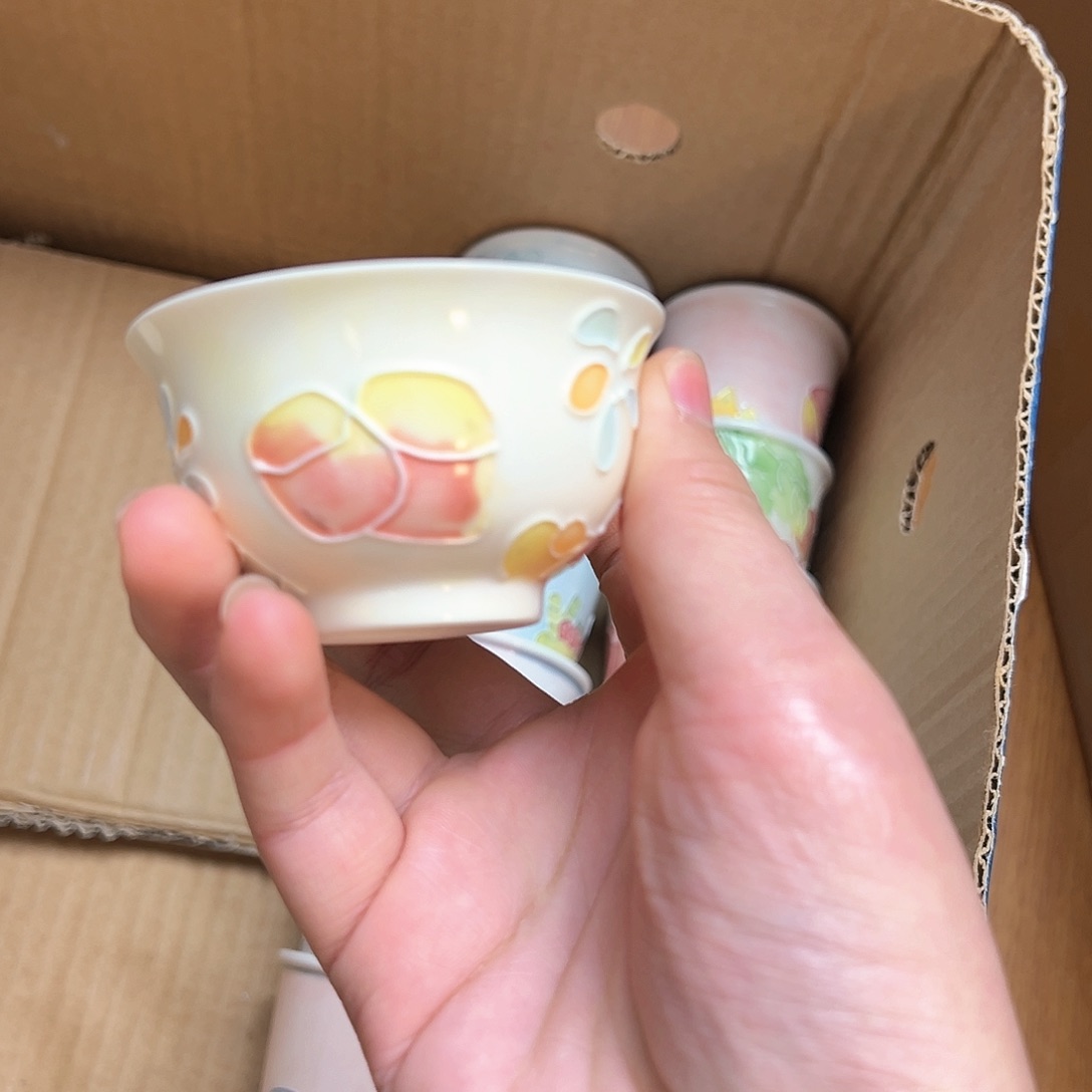 景德镇手绘陶瓷杯子