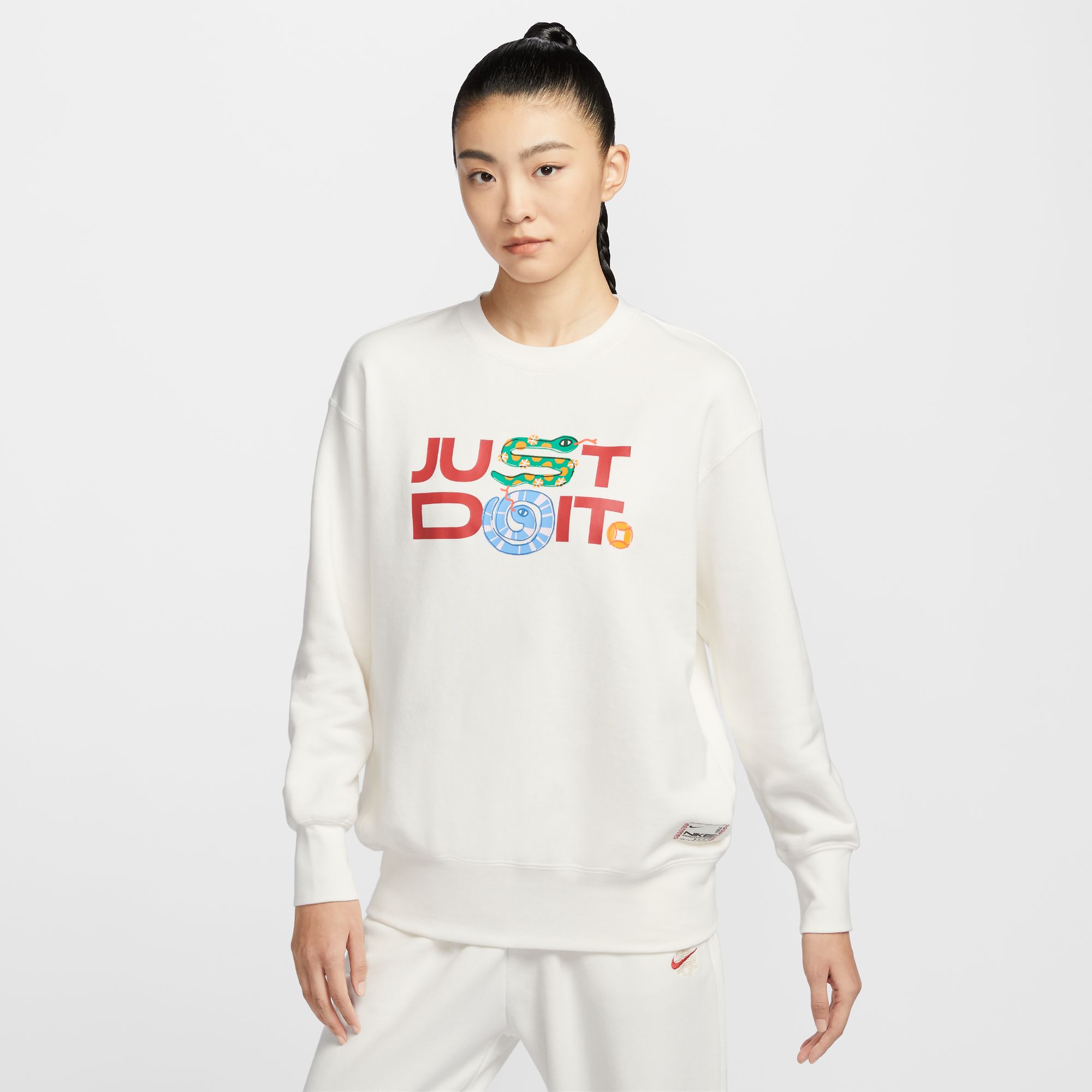 【西安开元NIKE正品保证】NIKE CNY蛇年女子圆领运动卫衣HV8462-133