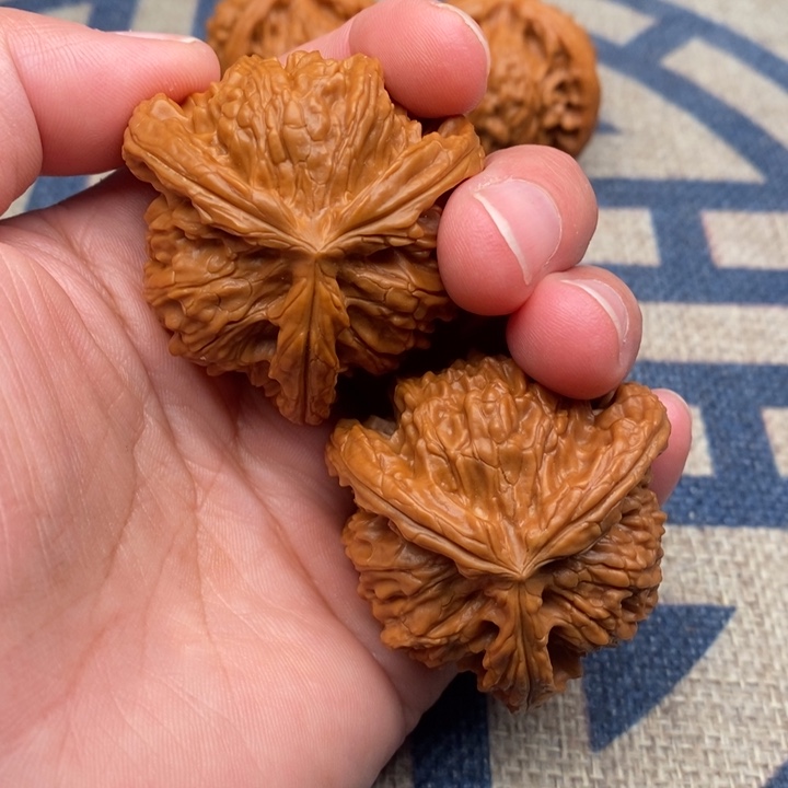 吊坠文玩核桃疙*三棱