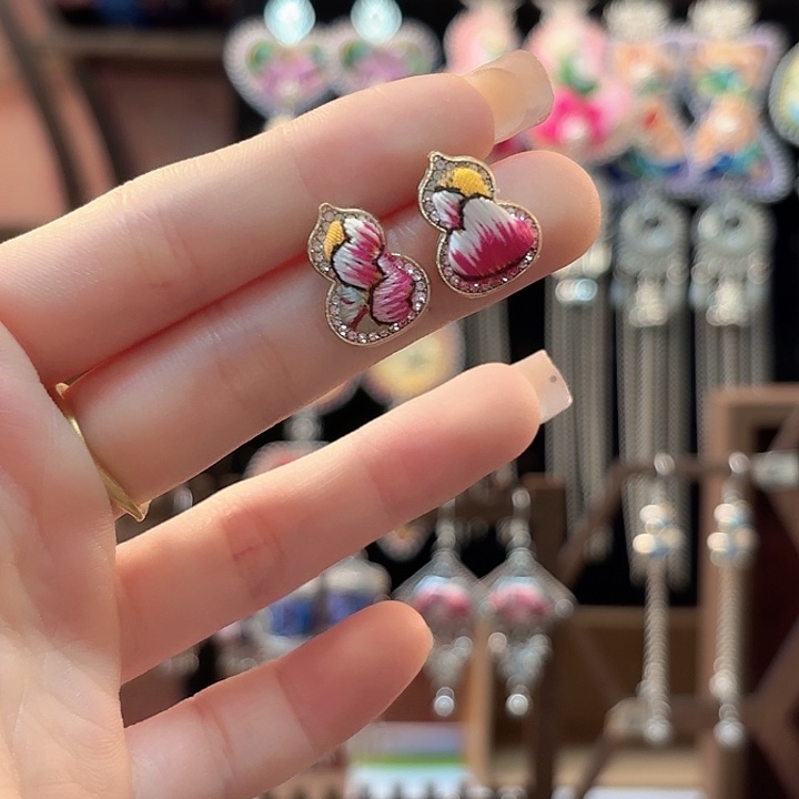 织绣云织谣老绣饰品204