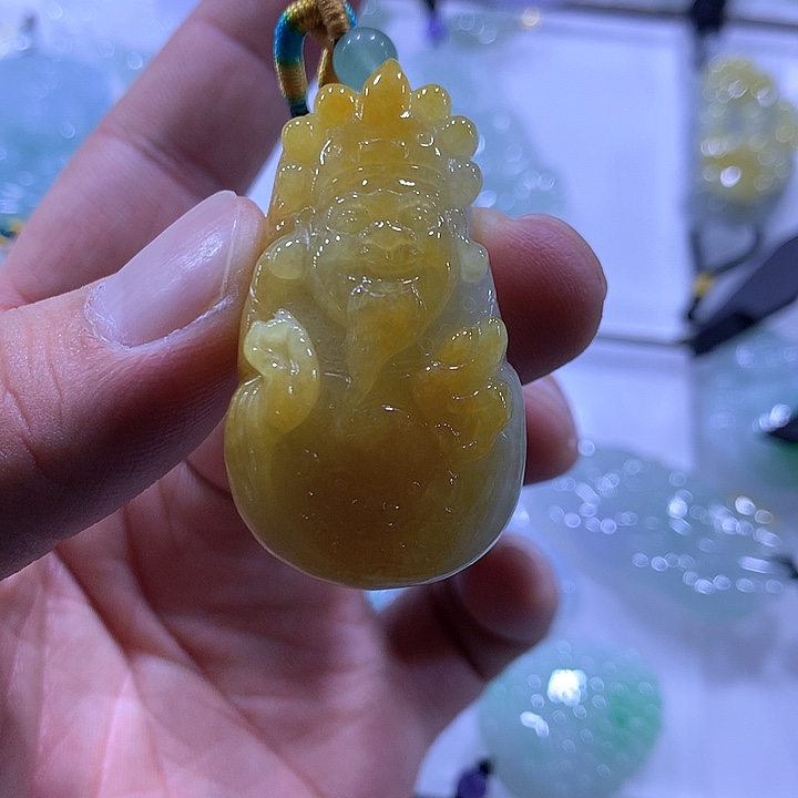 翡翠颈饰未镶嵌天然翡翠A货吊坠