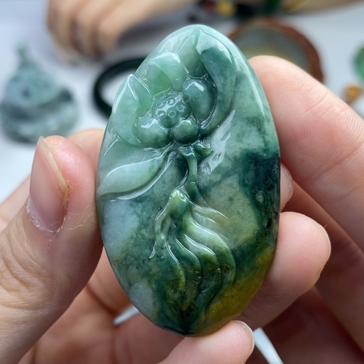 颈饰未镶嵌翡翠吊坠