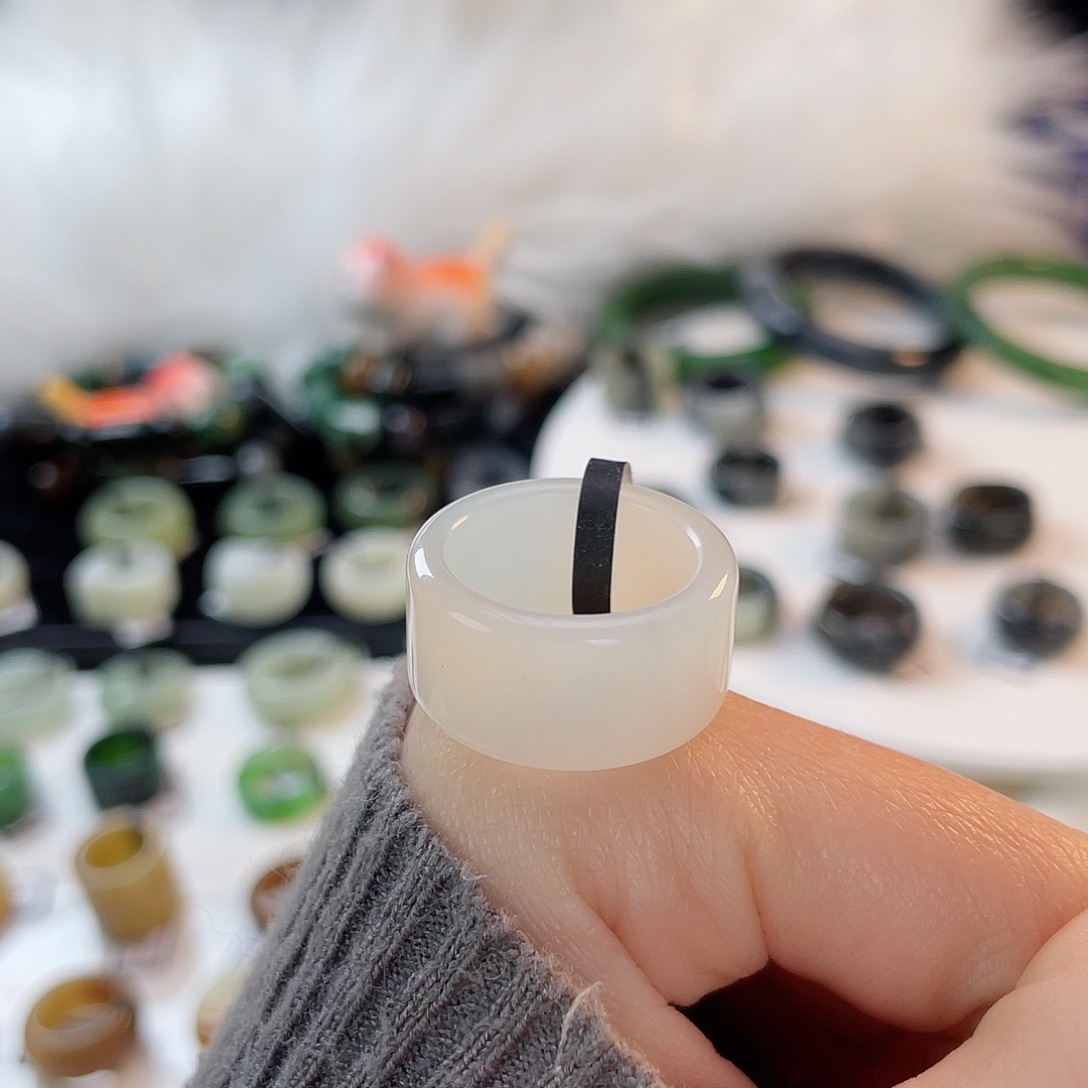 和田玉未镶嵌戒指k82俄白圆切17.5mm