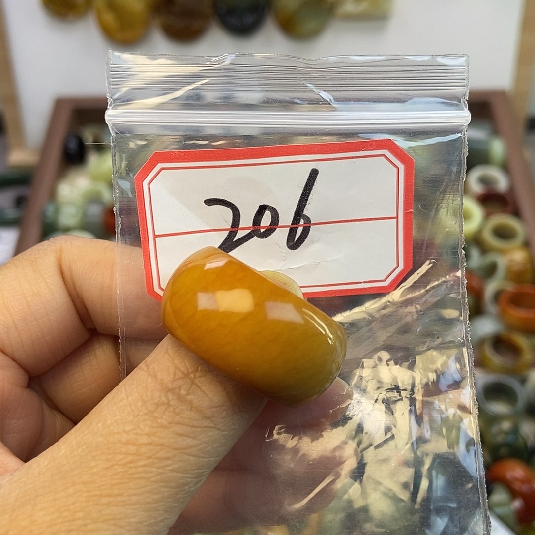 R***n蛇纹石玉未镶嵌戒指