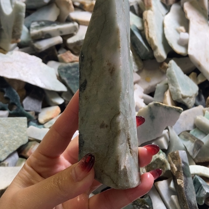 翡翠颈饰未镶嵌天然翡翠