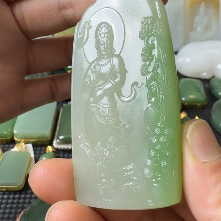 颈饰未镶嵌和田玉翠青观音