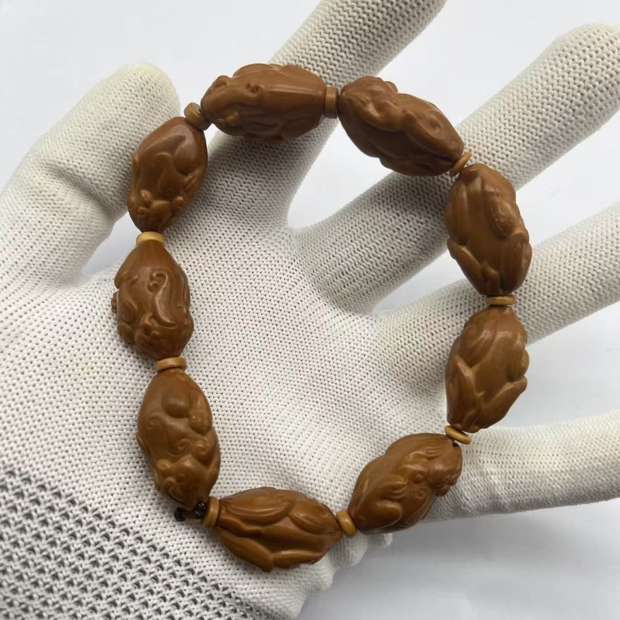 A2 橄榄核雕貔貅形状单圈不规则手串 A614（配A2礼盒套装）