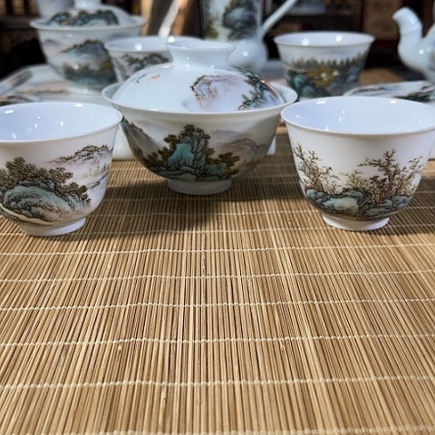 汪派山水汪沁粉彩不退不换