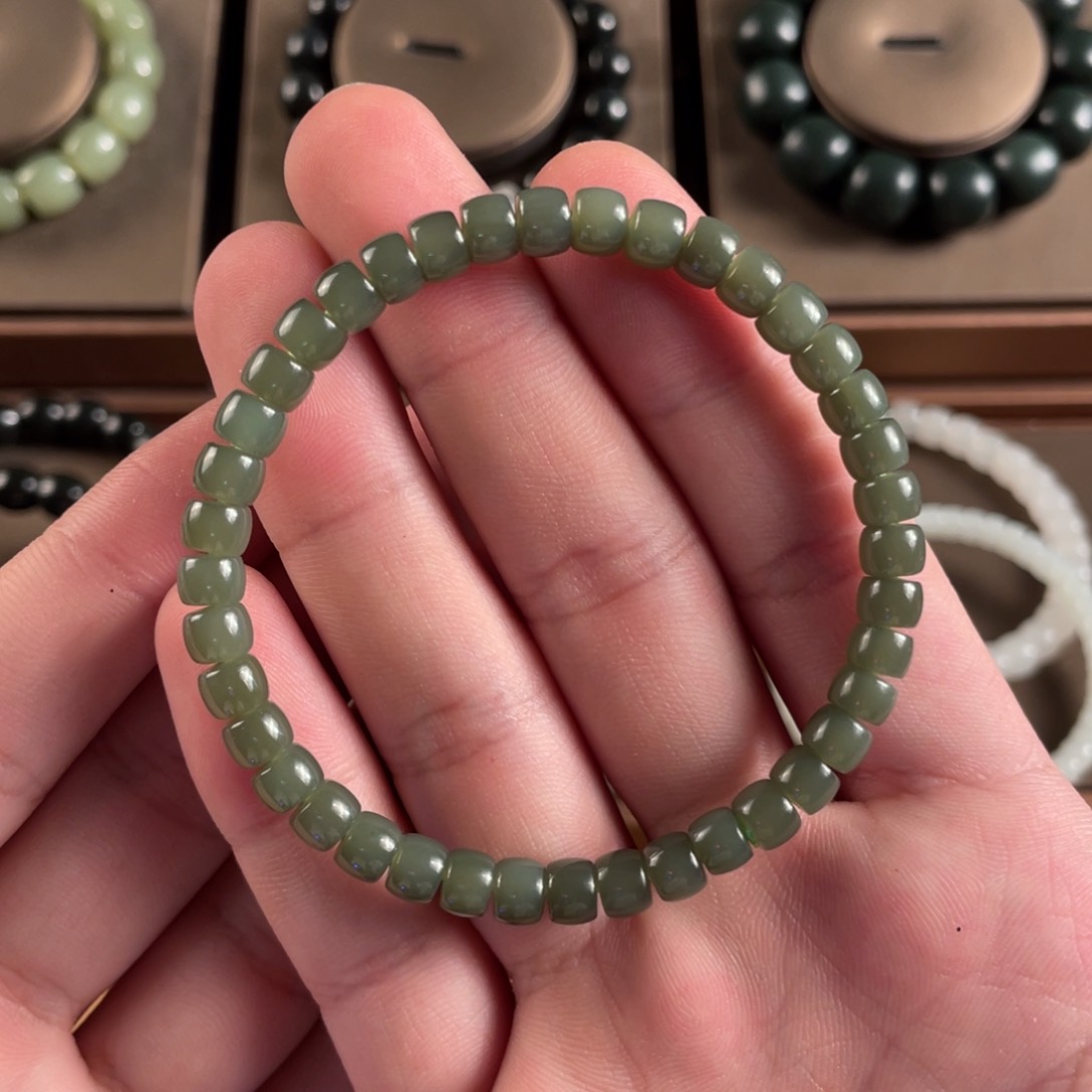 未镶嵌手串和田玉铁**生