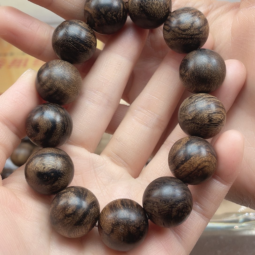 沉香手串许*越南芽庄白棋虎皮缨子瘤疤s级1.8