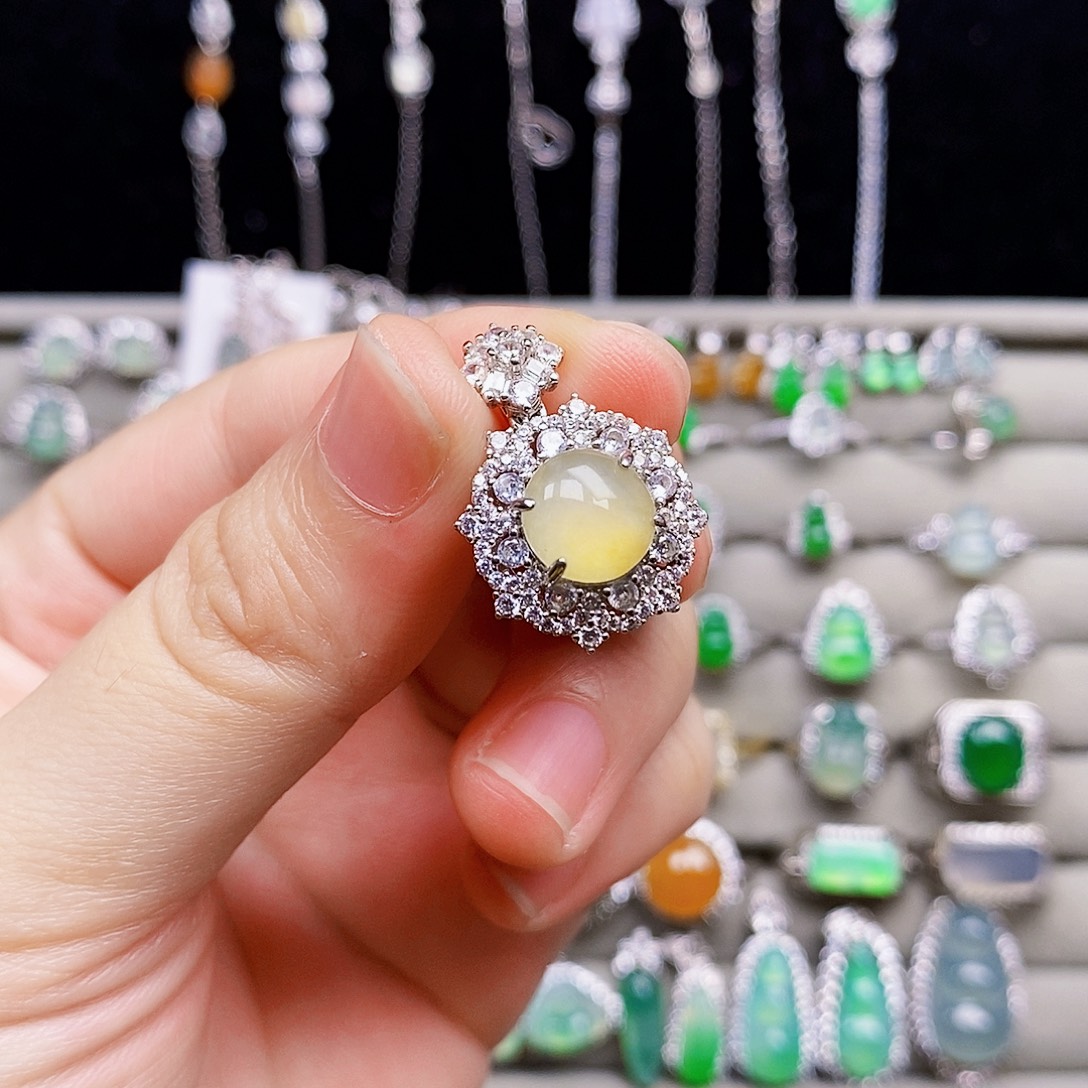 翡翠银S925镶嵌颈饰蛋面