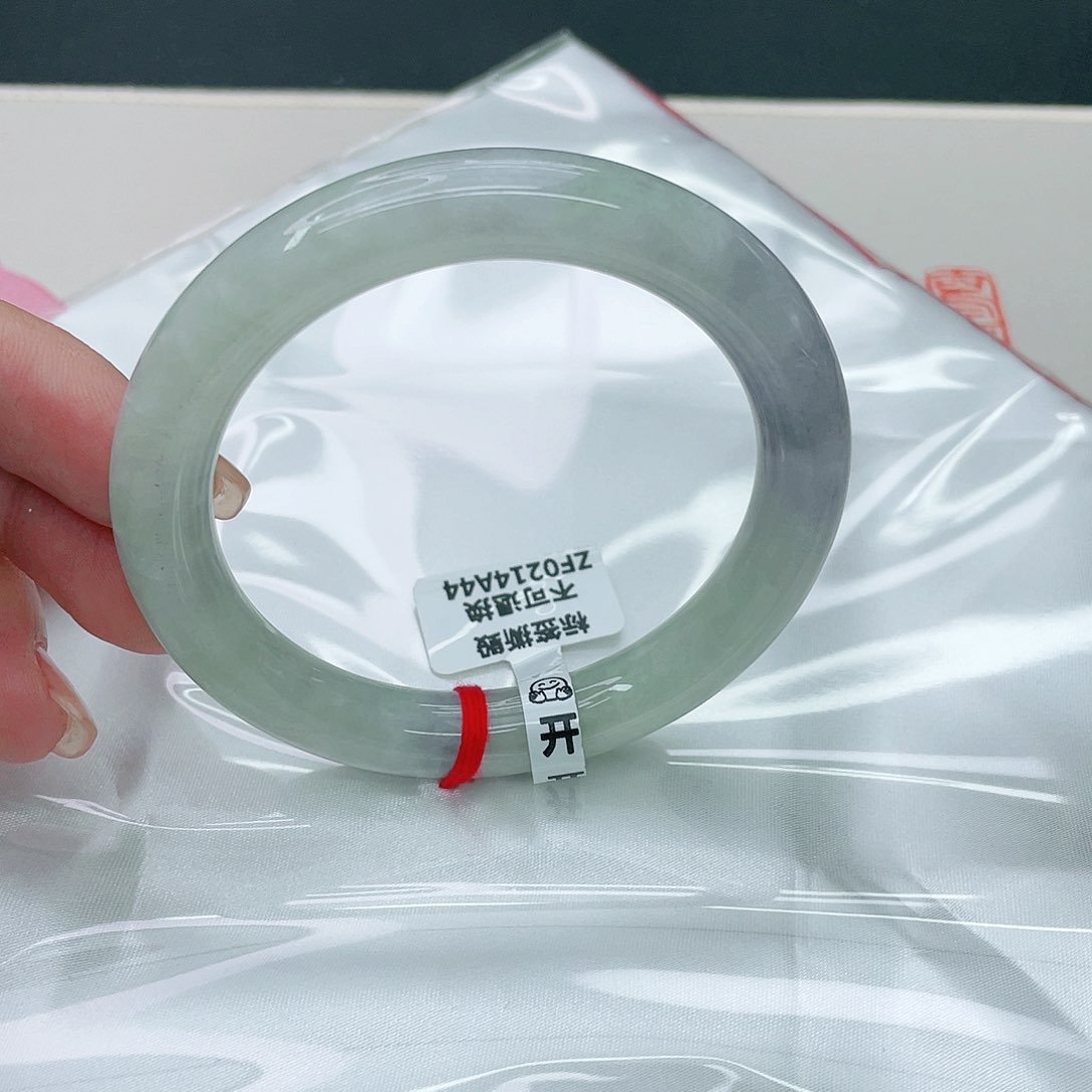 翡翠手镯未镶嵌圆56.5