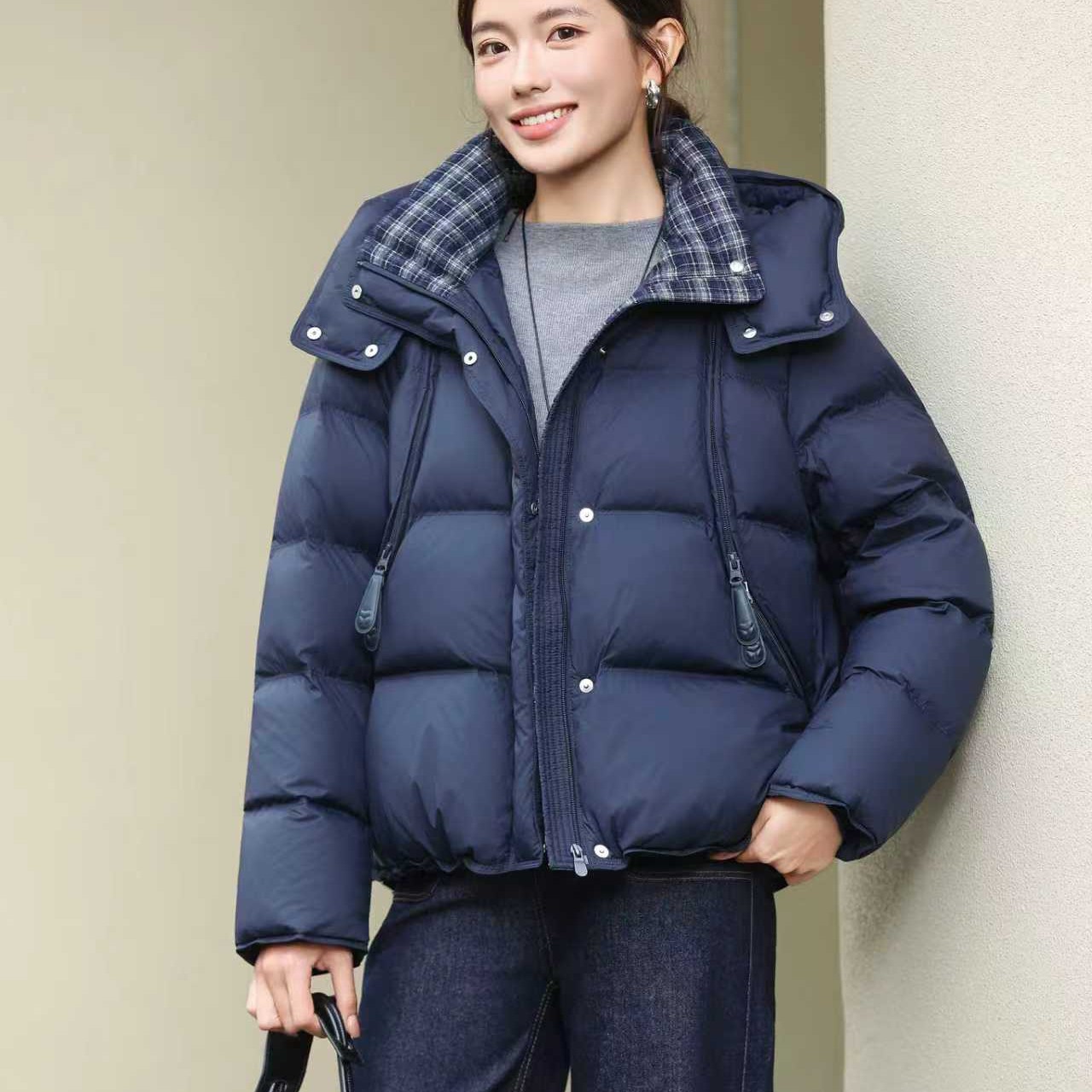 艾圃25171羽绒服时尚休闲百搭女士连帽保暖女装上衣