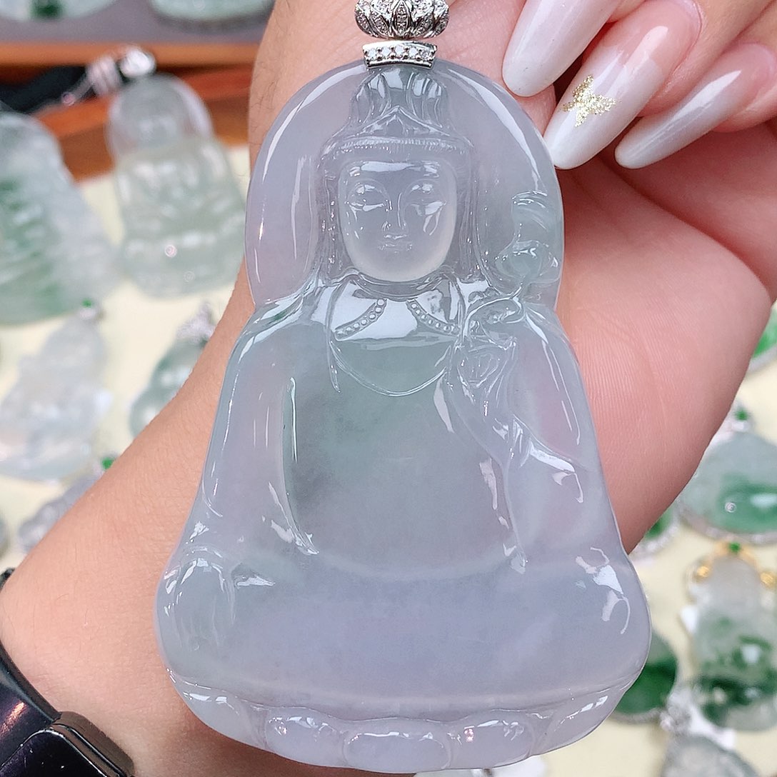 颈饰18K金镶嵌翡翠观音