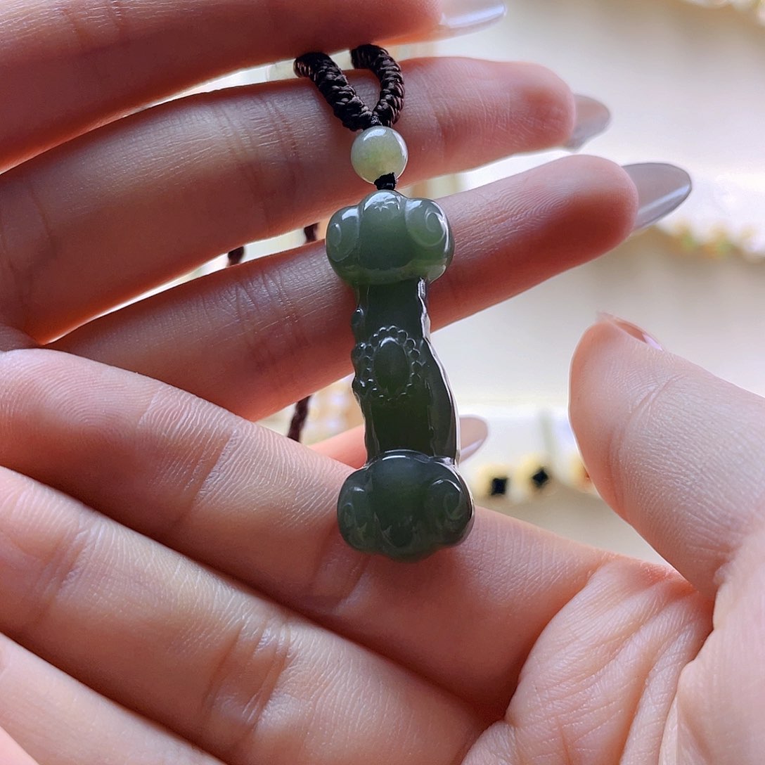 和田玉吊坠(赠链)未镶嵌桃*梦