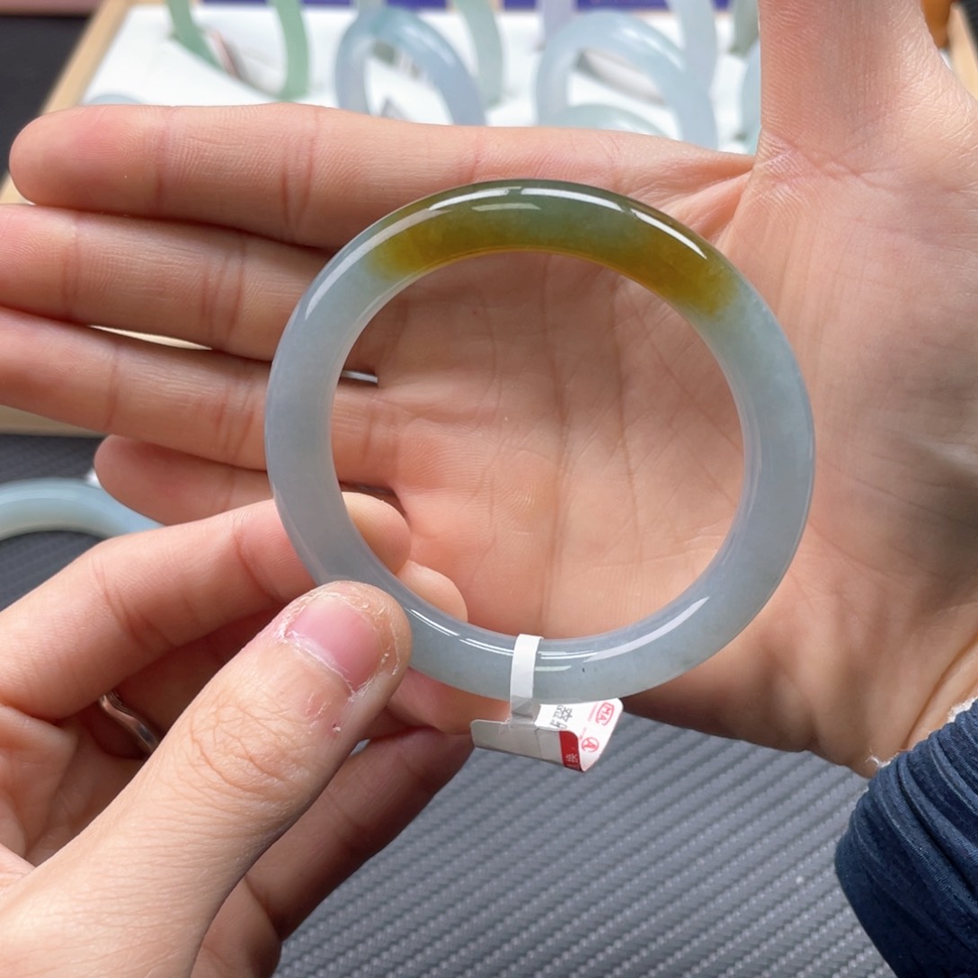 翡翠手镯未镶嵌天然缅甸a货翡翠手镯