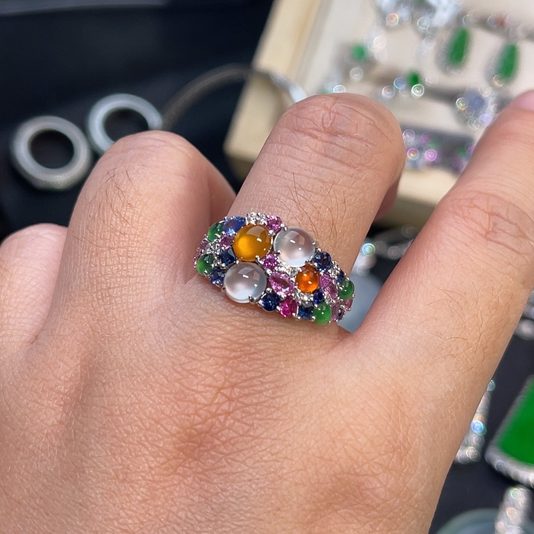 翡翠18K金镶嵌戒指多宝