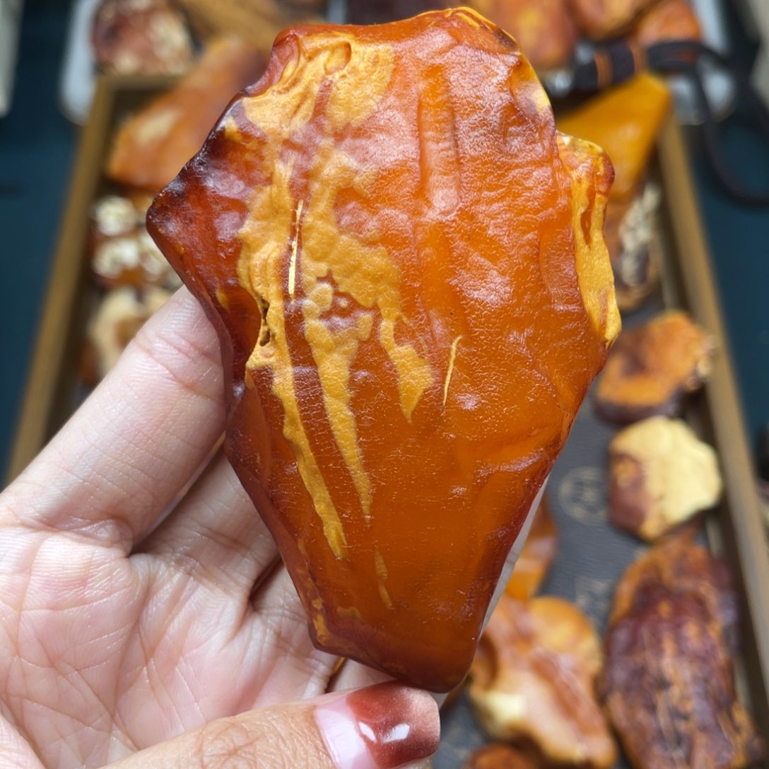 琥珀未镶嵌珠宝奇石